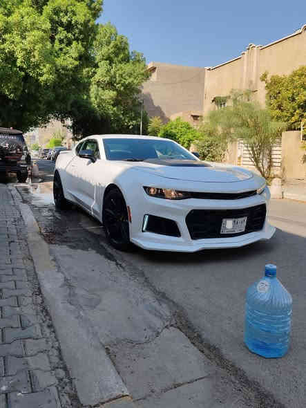 السلام عليكم  للمراوس فقط......

كمارو 2019 محرك 8 سلندر 6.2 كير 10 نمر 

السياره ماشيه 12 الف كيلو  قابل للزياده وماكو بنضافته بلشارع

فوول مواصفات السياره 
داتا شو 
فتحه سقف
كشناات مختمه ss تدفئه تبريد كهرباء
نقطه عمياء
حساس خلفي وبعد مواصفات الكمارو المعروفه 

السياره بدون حادث سرقه محرك وكير وكشنات وجايبله محرك وكير مال نفس الموديل وكل عقولهه بلاديات وغرفه مال ss نفس الموديل (جايبلهه سياره كامله) نفس الموديل شرط كلشي بيهه شغال وبدون اي كلوب  

الصبغ الي بيهه بنيد ودعاميه امامي فقط
وبيهه بارد بلجاملغ الامامي الايسر ومكحل بس فوك باقي السياره كفاله 
***********
