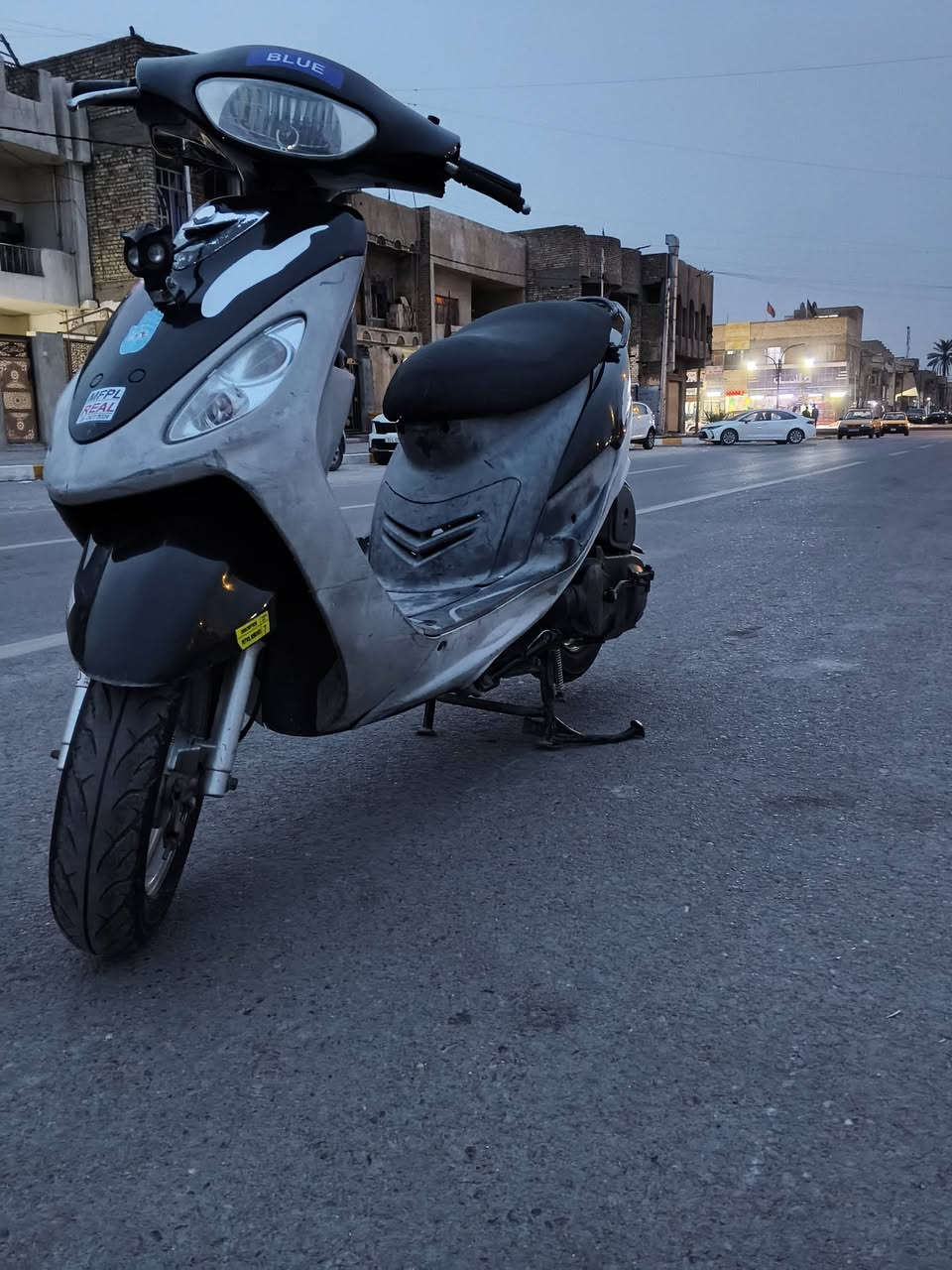 سلام عليكم شباب من رخصة الادمن شباب دراجة ماكس منغولي 120 دراجة مكينتها  رمبة ما مفتوح مكفول كفالة عامة المحرك نعومة فول شلعة ومعدل كلجات مال رمبة تخم تاير رمبة دبل خلفي رمبة كفر تايوان كابريتر تايوان فقط؟ السعر 600 و بيها مجال للاستفسار ***********
