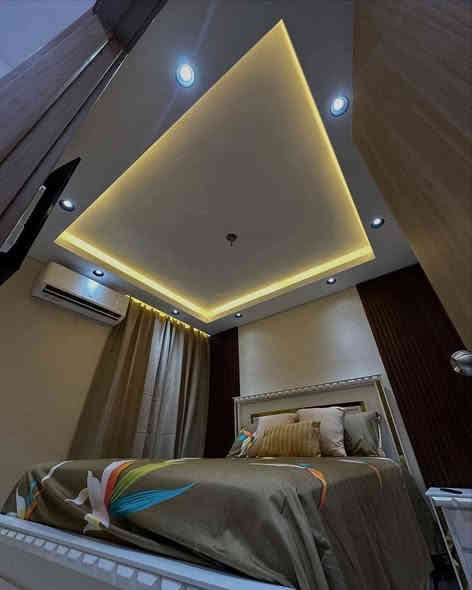 خلفة جبس بورد وصبغ داخل وخارج
(غير مبري ذمه ياخذ صوري) 
متواجد بغداد  عندي كادر كامل 
*********** هذا رقمي وتساب او تصال بغداد
                                                                  موصفات العمل                                                                         هيكل حديد🕶
جبسم بورد🟩                                          كافه انواع الديكورات الدخلي
اناره بروفايل
صبغ الدور والبنايات داخلي وخارجي🖌️ 
باركيه خشب                                                                         سحب ملكي🏛️    
ورق جدران 
بديل الخشب والرخام 
تشطيبات وترميم شامل 🏠
