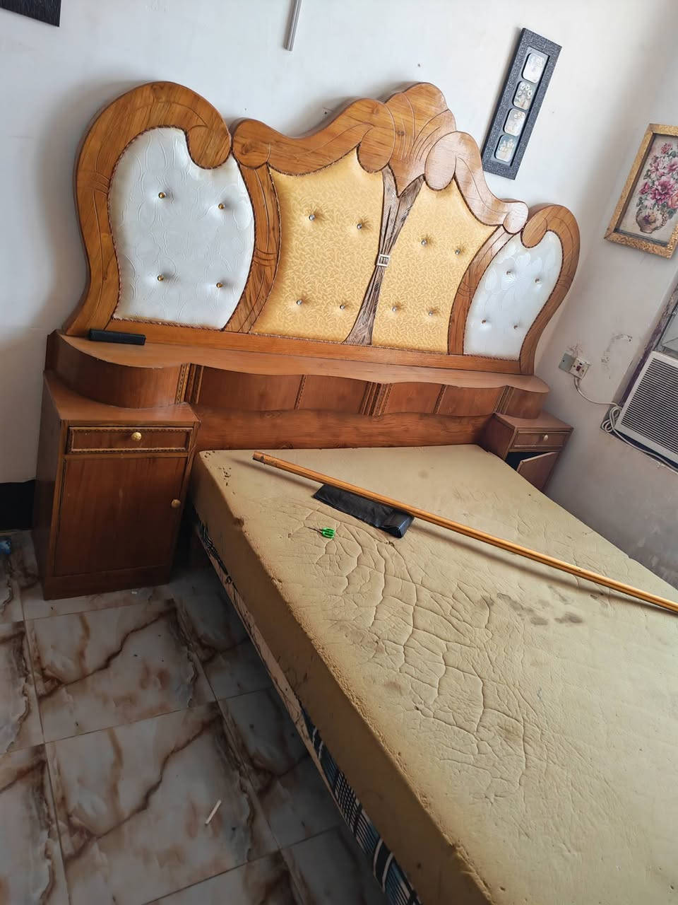 غرفة نوم اخشاب صاج للبيع نضيفة ١٠٠بال١٠٠ عنوان كربلاء ***********
