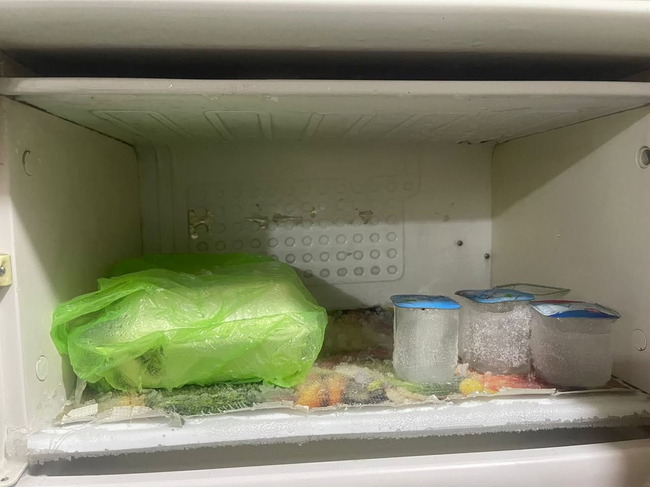 السلام عليكم للبيع ثلاجه + مجمده استعمال نظيف السعر على الخاص


**إذا كنت صاحب هذا الإعلان وتريد حذفه لأي سبب، رجاءا أرسل رسالة إلى الدعم الفني**