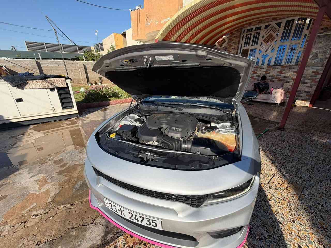 جارجر SXT موديل 2023 امريكي ماشيه 29  الف ميل مكينه وكير كفاله . ضربته بنيد وخشم الحاملغ ايرباك دركه فقط . السياره وضع شركه تايرات تخم مشلن .⬛️

رقم صاحب السيارة 
***********

المواصفات
محرك 6 سلندر 36 لتر
قوة تقريبا 300 حصان
ناقل حركة اوتوماتيك 8 سرعات
دفع خلفي
تشغيل بصمة
شاشة وسط متعددة
بلوتوث
تحكمات ستيرن
مثبت سرعة
نظام مانع انزلاق
نظام ثبات
حساسات خلفية
اضاءة LED
قفل مركزي
نظام ABS
اضافه لد متغير 230حركه 
لايت زينون ⬜️ .🤍

