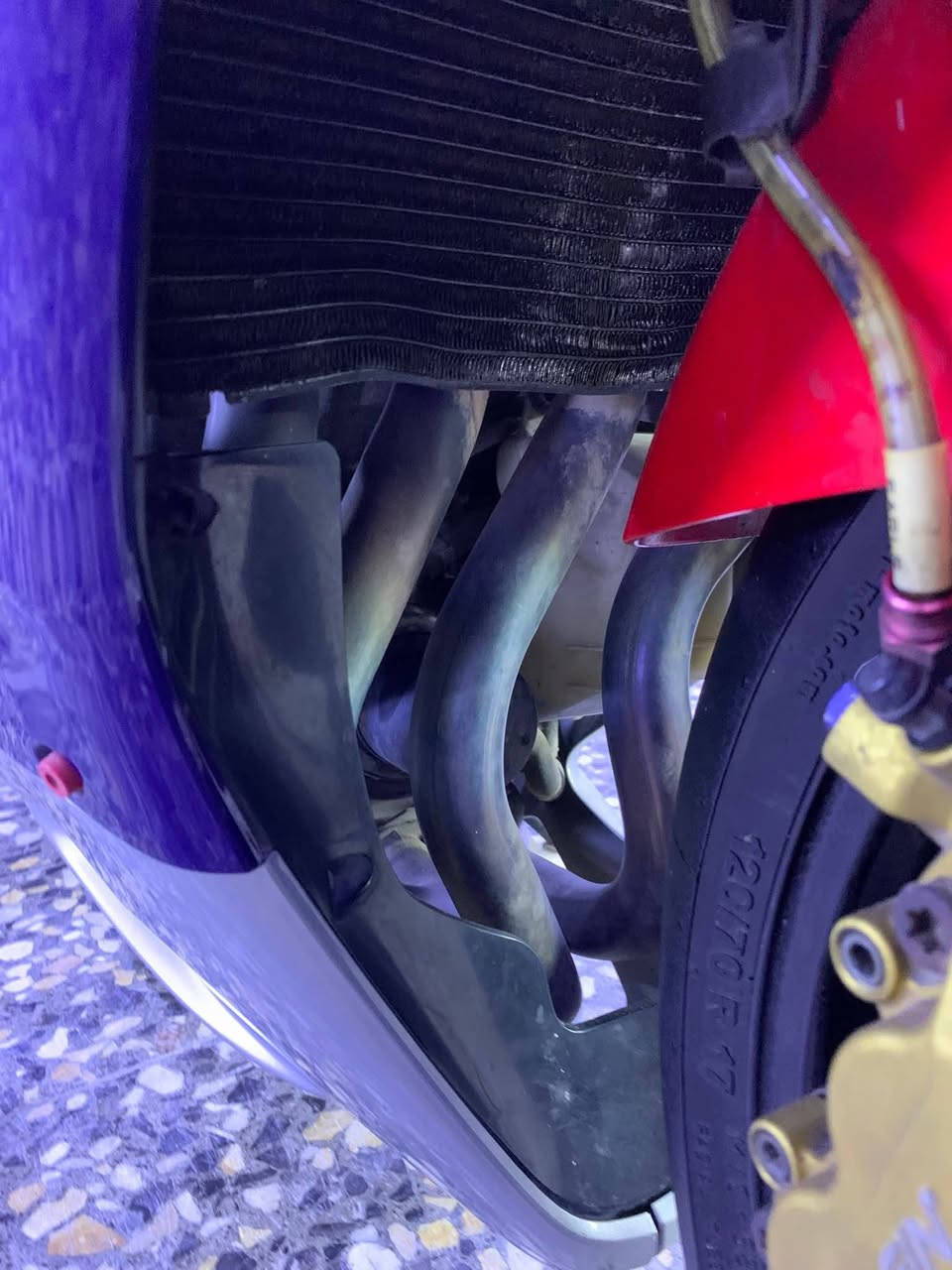 دراجه سيبي ار ماشيه 12 الف كفاله دراجد جديده بل كارتون مكان بغداد شعب ***********
