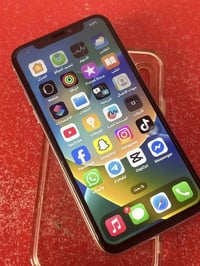 ايفون x ذاكرة 64 مبدل بطارية اصلية  150 ألف   07861146411