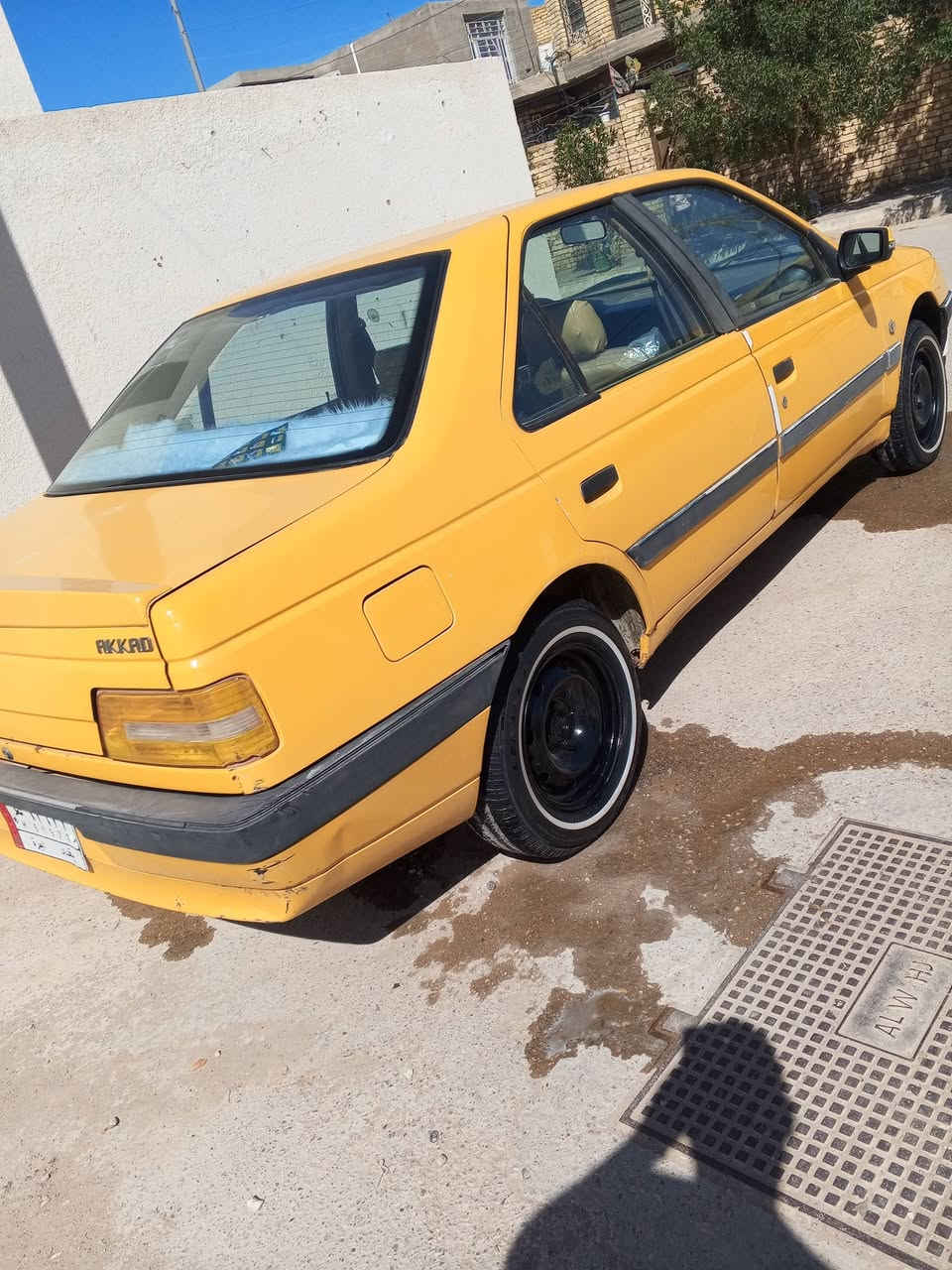 بيجو أكد موديل 2016 مكفولة من الضربه والتبديل فقط رشه بالباب تخم تاير صدر جديد سنويه منتهيه 22 مصفرة خط بحث جاهز مكانه كوت مركز المدينه موبايل *********** السعر 37 رقم بغداد تحويل مباشر راعيه يمي بالكوت
