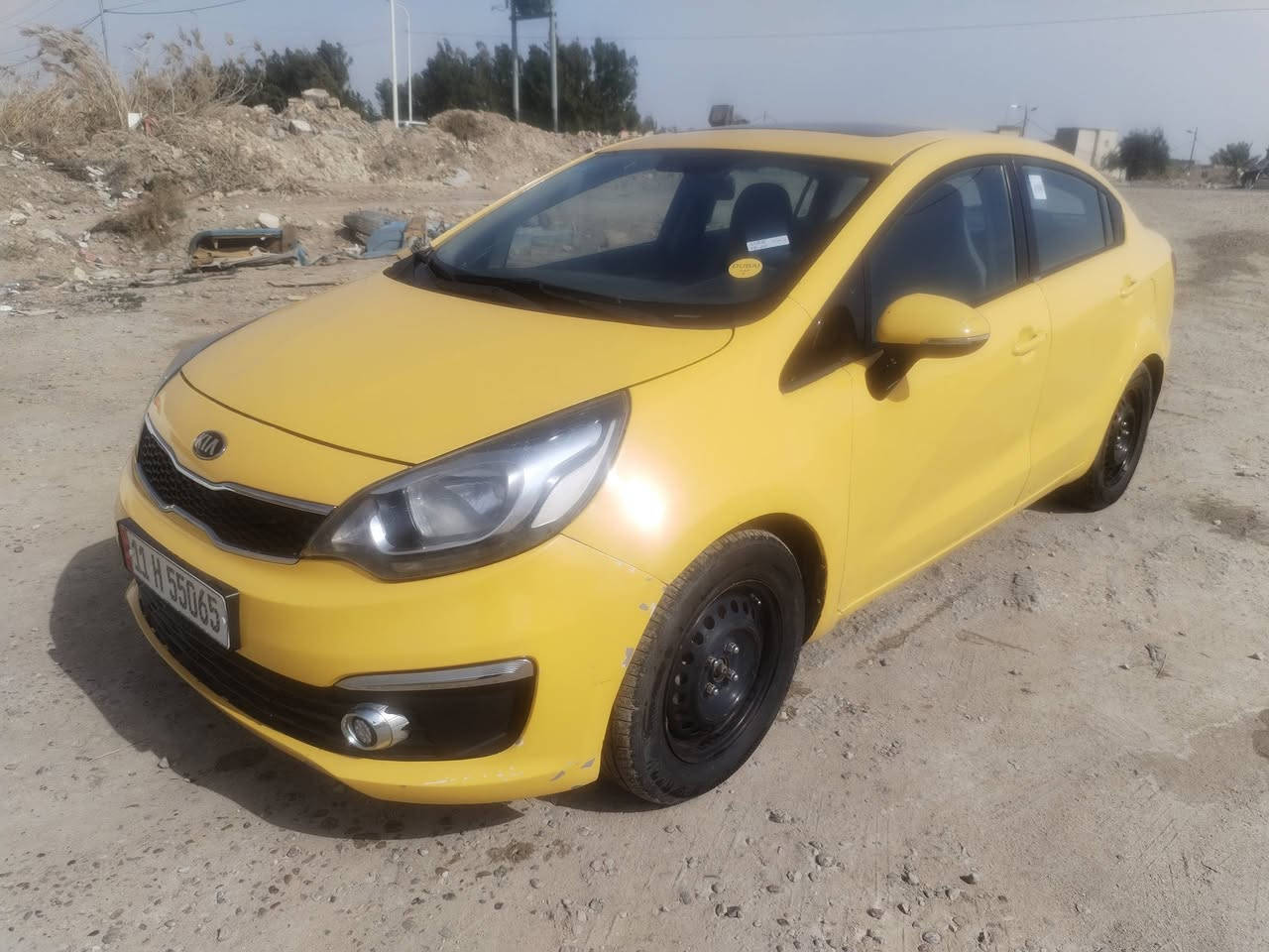 السلام عليكم.. كيا ريو خليجي 2015 رقم بغداد انكليزي تبريد تدفئه 
فول مواصفات كير محرك خير من الله تخم تايرات مصفره هيئه وغرامات سنويه ل30 با اسمي. تحويل مباشر  دحجات بسيطه بلجاملغ ودعاميه السعر 87$ وبيها مجال للاتصال ***********.
