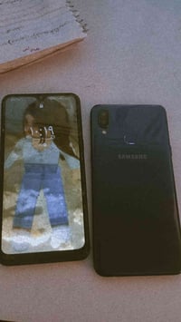 مبايلات مستعمله السعر 25الحجز واتساب07869873381