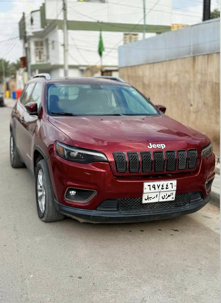سلام عليكم سياره جيب بزون وارد امريكي موديل2019 رقم اربيل تحويل ثاني يوم السياره من خارج اكلين حادثه فقط بنيد هنا داخل العراق بيه 4 قطع صبغ مكاني بغداد الامين الثانيه رايده ب105$ وبيه مجال  وذا مراوس عادي خابر وبيك خير وتدلل ***********
