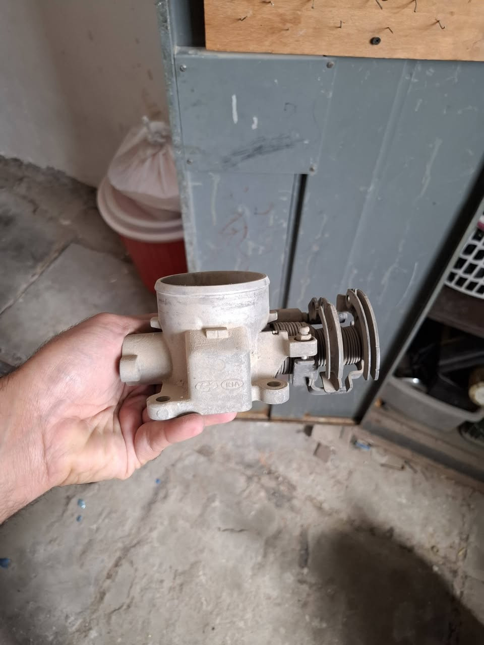 زوج مازدات مستعمل مال النترا ٢٠٠٩ واطار مسجل اصلي وراديو وسيدي بلوتوث ويو اس بي نضيف جدا نضافته ٩٠% وثلاجه جويتر نضيفه كلش وكامره اماميه تكعد بلعلامه جديده مامستعمله كلهن ب ٧٥ الف مكاني البياع***********
