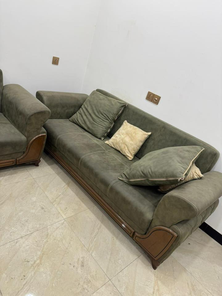 تخم للبيع نضافة 90‎%‎ السعر 575
للاستفسار الاتصال على الرقم ‭0772 222 2403‬
