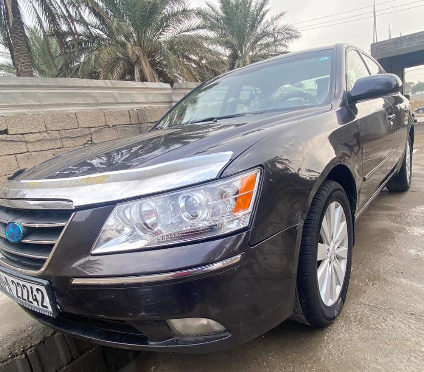 السلام عليكم
سوناتا 2009 امريكي فول مواصفات لمتد 
ضررها خلفي جامرلغ وصبغ جنطة وجامرلغ ثاني 
بدون نواقص جاهزة 
رقمها ديالى جديد 
داخل بيجي وصاج
محرك 2400 دوش جديد وكير جديد
سعرها 110 
***********
