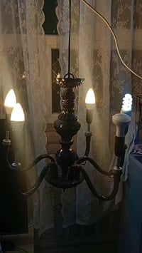 ثريا كريستالية • سوداء • ٥ مصابيح