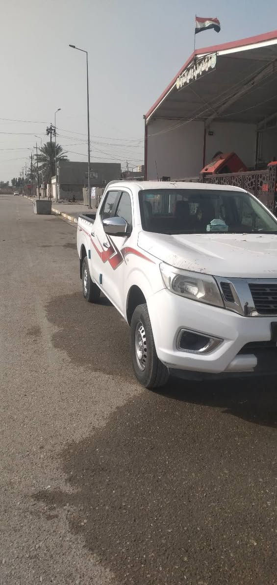 سلام عليكم نيفاره ٢٠١٦ مكفولة كيرعادي رقم واسط مكان السيارة واسط الصويرة ***********
