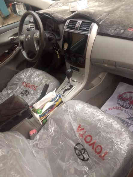 السلام عليكم سيارة كورلا للبيع او لمراوس حسب القناعه خليجية موديل 2010 رقم اربيل الجديد السياره مكفوله كفاله عامه من الصبغ و الضربه فقط دعاميات صبغ اثر شخوط بارد شبر و نص ب سياره جراد ب قماره قليل كير و مكينه كفاله تبريد ثلج تخم تاير غرفه جديده بلاديه شاشه حساسات كله شغال
السعر120  مكان السياره بغداد 

للتواصل رقم:***********
