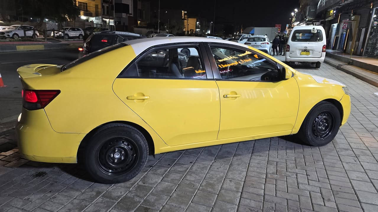 سلام عليكم سيراتو 2009 كير عادي
محرك 1600
صور سونار داخل منشور 
سعر 68
***********
بغداد شعب
