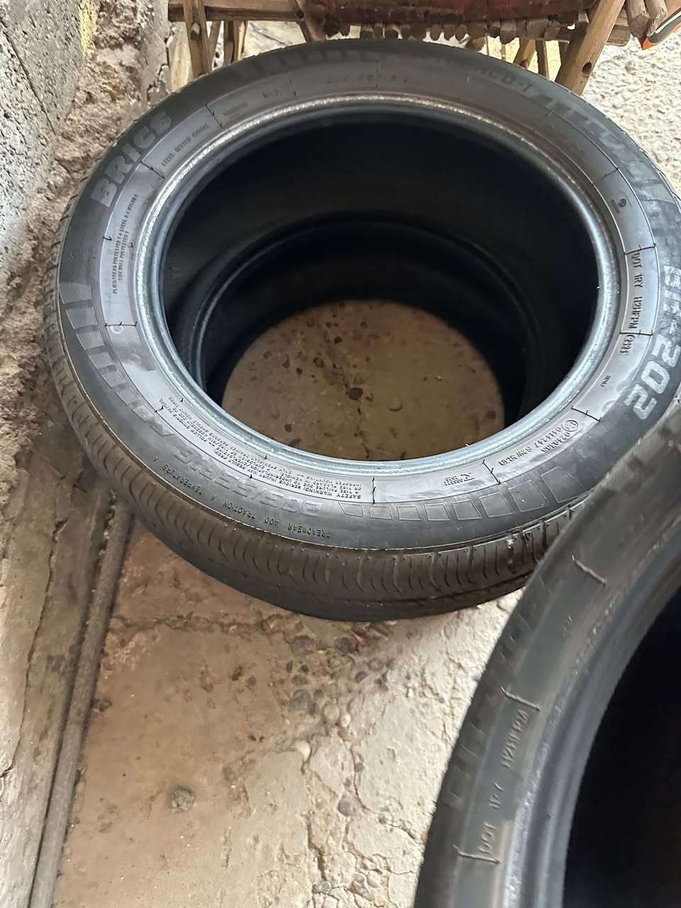 تايرات حجم 16/55/205  نص عمر مكاني بغداد البياع *********** مستعجل
