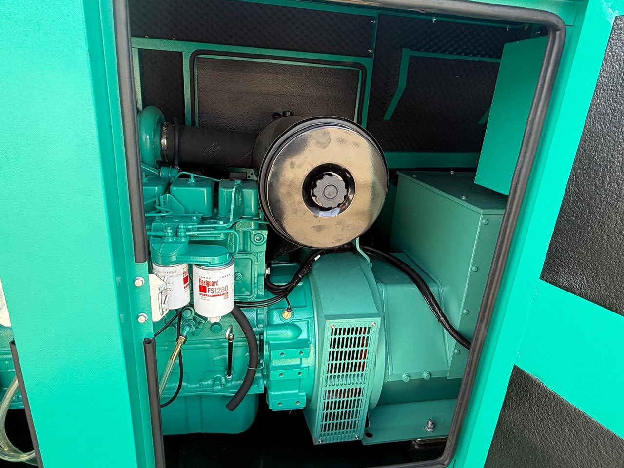 السلام عليكم 
كمنز 6 سلندر سوبر كاتم بلادي 
150Kva 
ساعات العمل. زيرو 
نظام اوتو حمايه فول اوتماتيك
وضع بلاد شركة  
أربيل صناعه جنوبيه 
نظام اوتو حمايه فول اوتماتيك
وضع بلاد شركة  
🚚يوجد توصيل الى جميع المحافظات وبضمان🚚
🚚كياندن هةية بو هةموو شاركان بةكرينتى🚚
 للاستفسار:
 ابو علي 
***********
***********
***********
