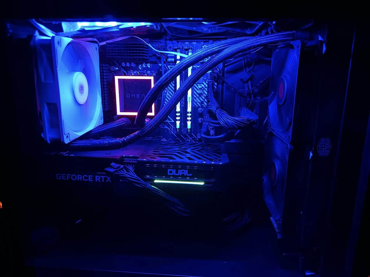 للبیع
hp omen 40L

i7 12700K

rtx 5060ti 8Gb 

ram 16gb 3733mhz

1tb nvme gen4 7200rpm

ssd256 sata 3

psu 750+80 GOLD 

motherboard:   hp 8719

liquid cooler 360mm ( omen + coolermaster )

الضمان: ضمان حقيقي وشامل لكل قطعة لمدة 6 أشهر كاملة.كرت الشاشة: شبه جديد، تم شراؤه منذ أسبوعين فقط.المعالج: قوي جداً، يتفوق في الأداء بفارق كبير على معالجات i7 12700KF و Ryzen 7 5800X3D.السعر: 1100 دولار (نهائي/قفل)


**إذا كنت صاحب هذا الإعلان وتريد حذفه لأي سبب، رجاءا أرسل رسالة إلى الدعم الفني**