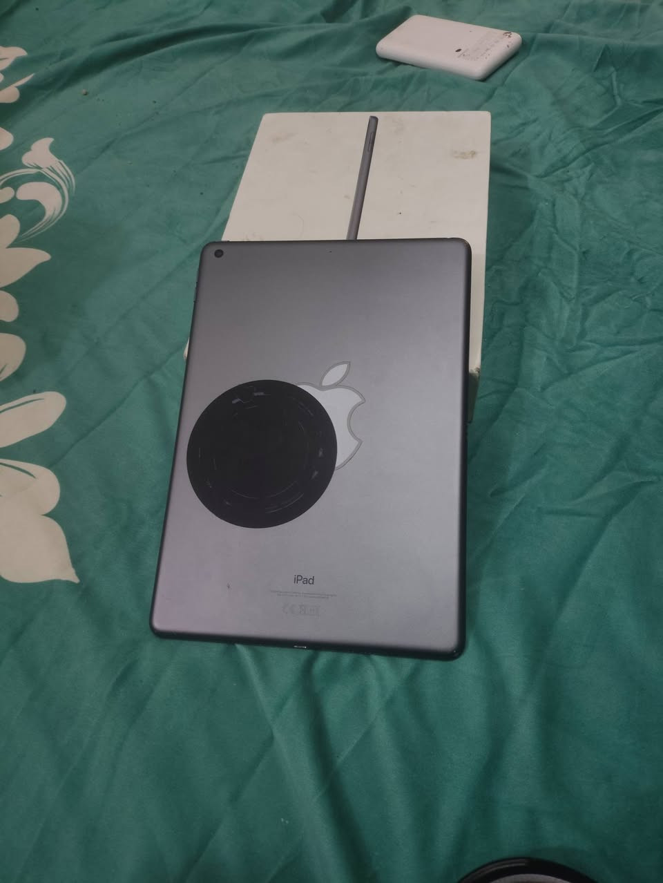 سلام عليكم ايباد 9 اخو الجديد فقط مبدل بلازمه وكاله
كلشي شغال مع حساب ببجي 20 سلاح يطور مع كونكر مع سيارات تطور 

زر الهوم مثل مشوف داخل جوة لاكن شغال مع فريز مع شاحن 45 واط ذاكرته 64 

السعر 200 فقل لا تعامل ولا تكسر بحلال غيرك 

عنوان بغداد الكماليه ***********
