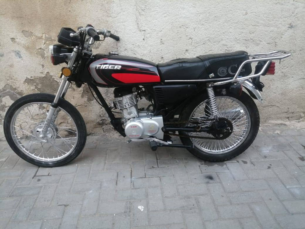 السلام عليكم دراجه تايجر اوراقها ضايعه موديل 23 دراجه جديده السعر 350 قفل قفل  مكاني بصره وهذا رقمي بواتساب ***********
