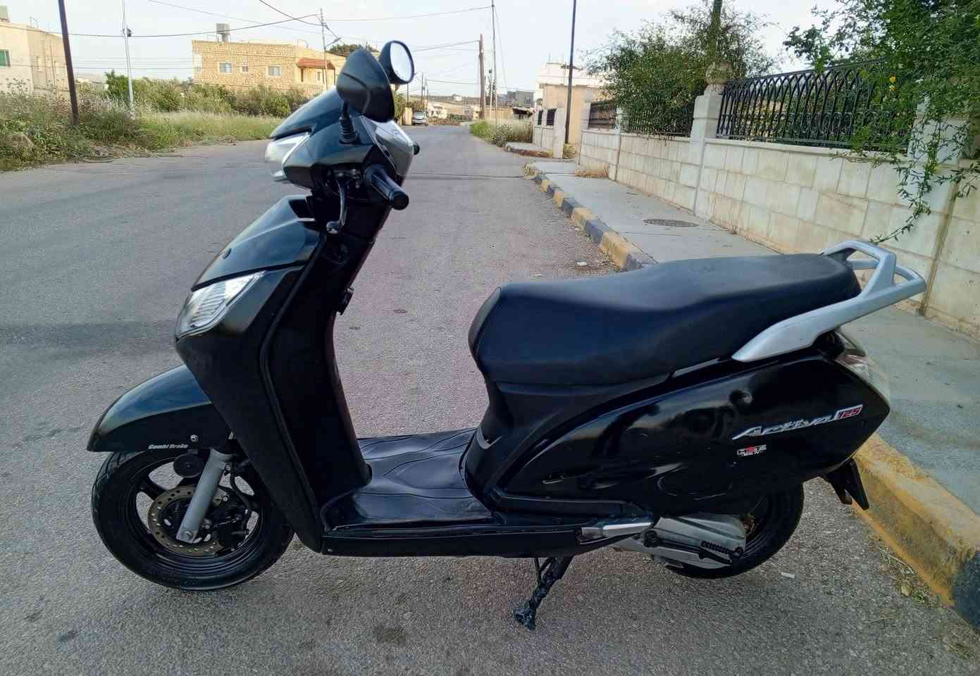 سكوتر فالت فالت هوندا اكتيفيا مديل 23 وضع الشركه للبيع    معموله صيانه كامله شغال مانويل وسلف  كوشوك جديد بطاريه جديده غيار زيت جديد كل شيء شغال مش بحاجه الى أي نوع من الصيانه مقاطع مسافه  ٥٥ السعر 570 وفي مجال للاستفسار على رقم الهاتف0780741274 العنوان اربد النعيمه


**إذا كنت صاحب هذا الإعلان وتريد حذفه لأي سبب، رجاءا أرسل رسالة إلى الدعم الفني**