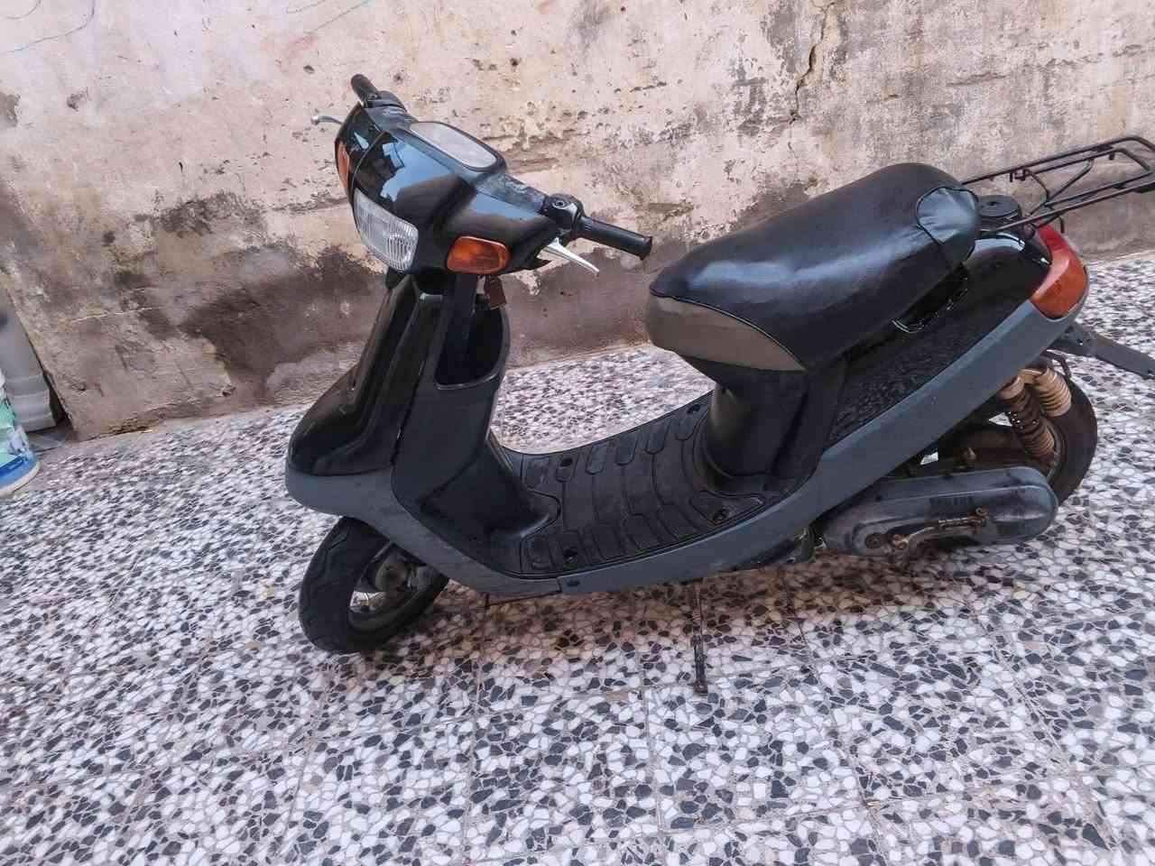 سلام عليكم دراجه بتره للبيع نضيفه كلش مكينتها ما مفتوحه وبسعر مناسب العنوان الناصريه مركز ***********
