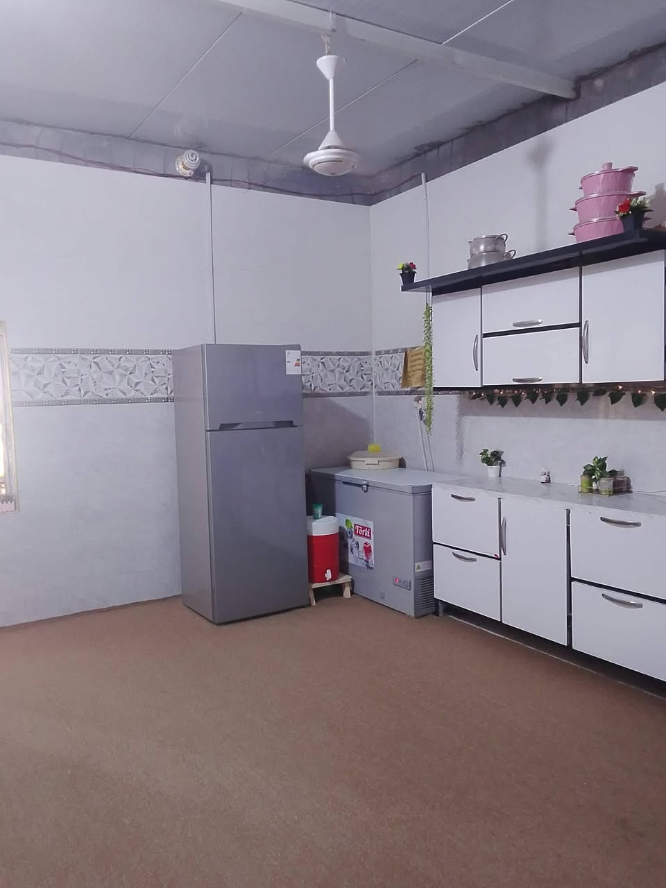 دار للبيع مساحه 300متر سقف سندويج زراعي الخدمات كامله ماء اساله بوري اباب البيت ابو اربعه انج يصب يوميه /غرفتين +صاله +ديوان مساحة البناء 140 والباقي حوش مقابل المربد الجديد مزرعة ابو سمي قرب جامع الامام الرضا ع عن التبليط 200 متر السعر 55 بي مجال قليل


**إذا كنت صاحب هذا الإعلان وتريد حذفه لأي سبب، رجاءا أرسل رسالة إلى الدعم الفني**