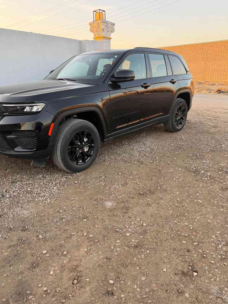 للبيع او المراوس حسب القناعه 
السلام عليكم جيب موديل 2024
حادث سرقه أغراضها بامريكا وشاديلهة أغراض اصليه بدون صبغ بدون حادث 
رقم بغداد السعر 27000$
الاتصال *********** بغداد, العراق
