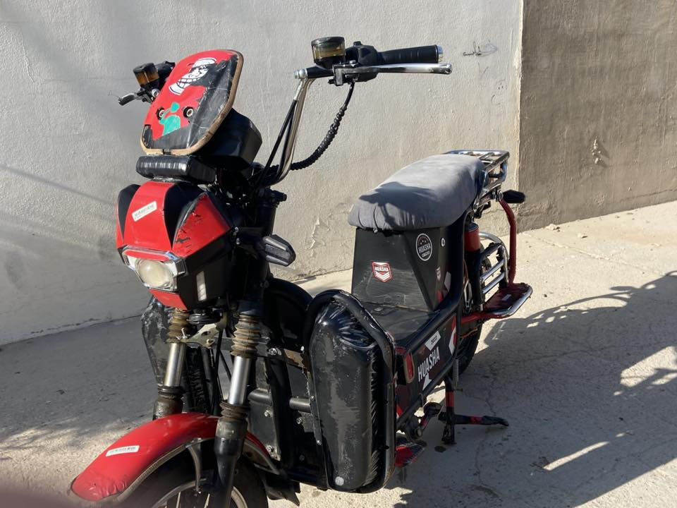 السلام عليكم 
ماطور هيوشه للبيع موديل ٢١ محدث ٢٣ كشر بدون بطاريات السعر ٢٥٠ بي مجال 
***********
