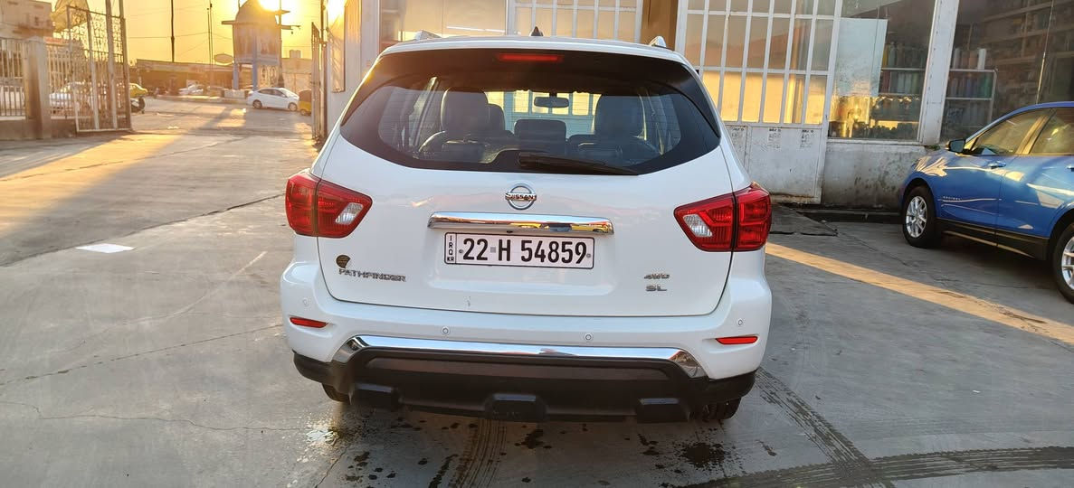 نيسان بايثفاندر موديل 2017  رقم اربيل بسمنه 
فول مواصفات جاهزه من كل شي 
1 دواخل جلد 
2 جنطه شفط 
3 اربع كامرات 360 
4 تدفئه بالكشنات والاستيرن
5 رادارات 
وبعد بيها هواي مواصفات 
ماشيه 134 للبيع ب 138 للاستفسار  ***********
