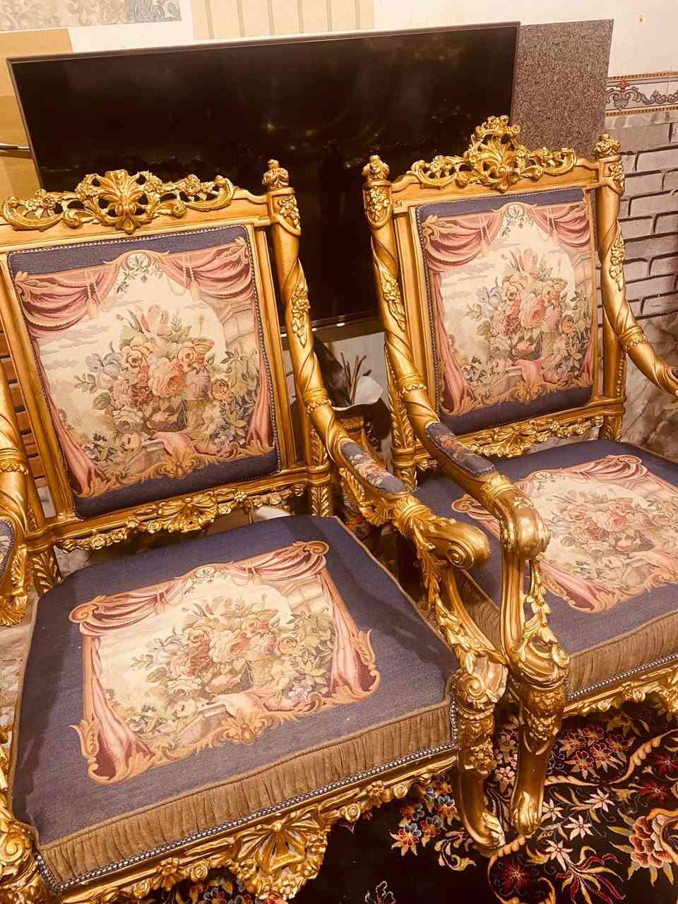 تخم مصري. ١٠مقعد مع طبله وسطيه مستعجل علي بعيته بسعر مناسب ٧٥٠قفل بدون عمله شراي يتصل فقط ***********
