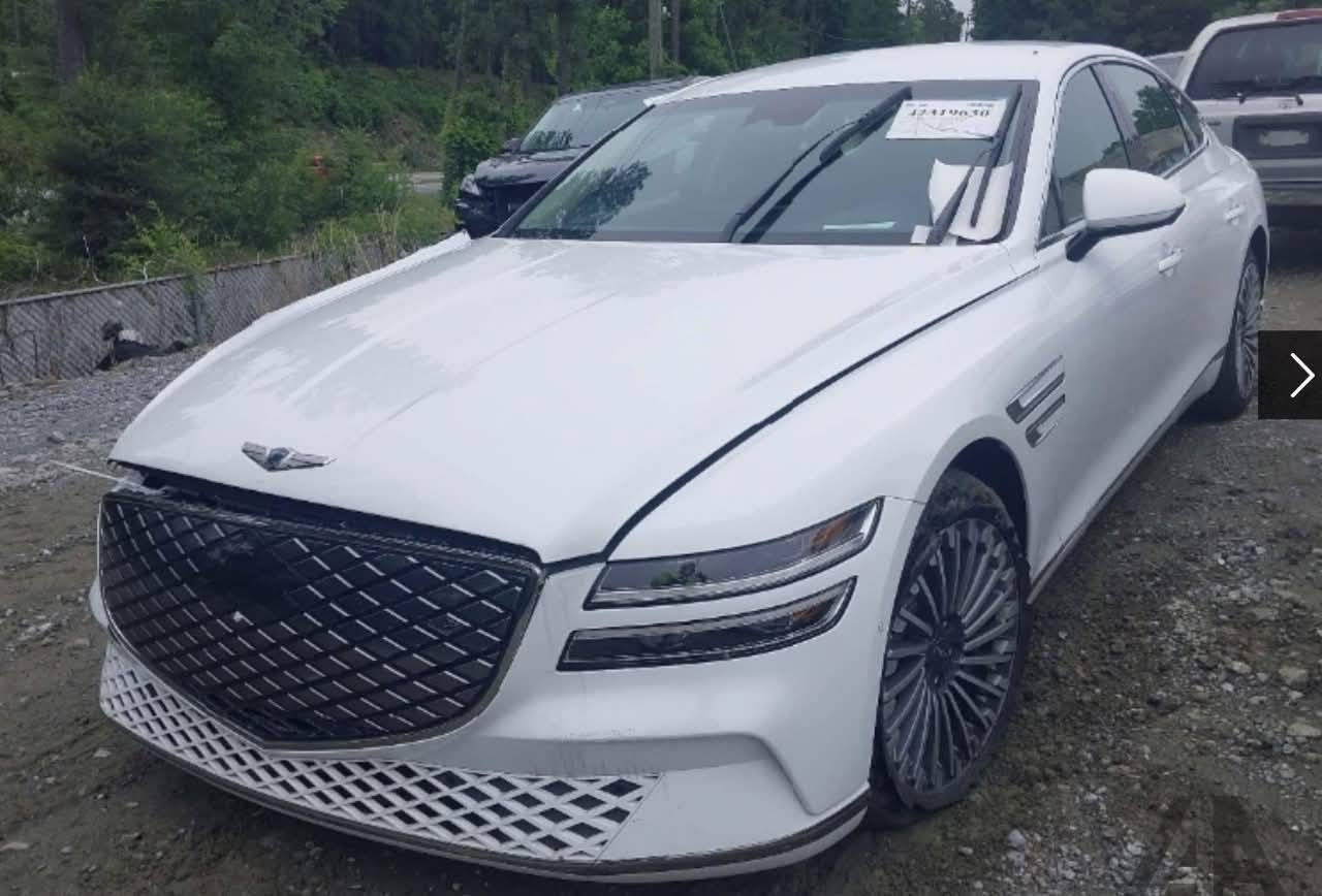 السلام عليكم جنسز G80 فول كهرباء فول الفول أبواب شفط برده كهربائي السعر 280 بيع فقط صور الحادث مرفقه المواصفات مساج اناره اناره دخليه متعدد الوان كامرات محيطيه شنو ابالك مواصفات بيه 
***********
