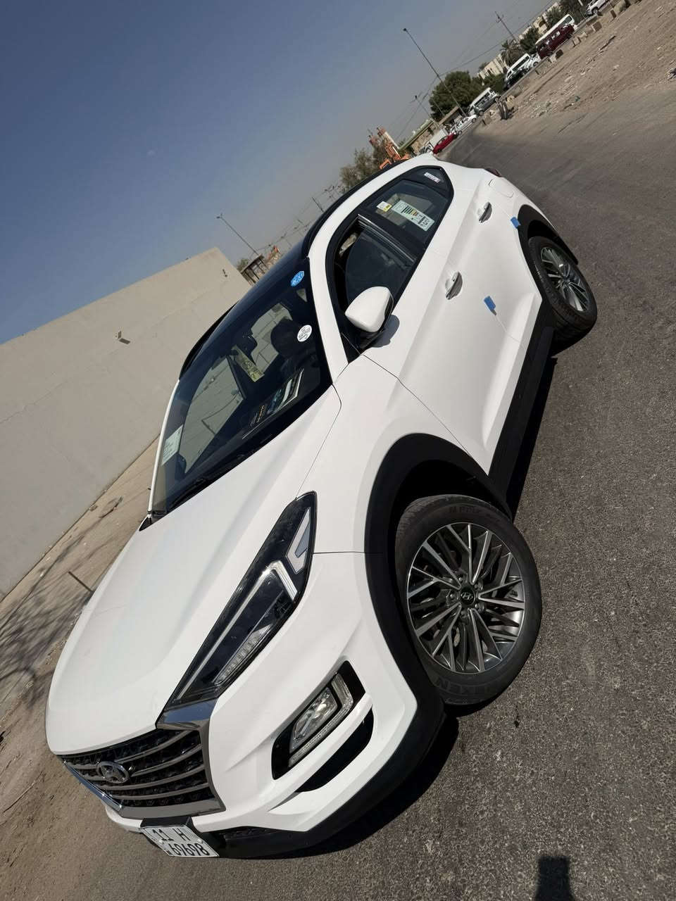 هونداي توسان 2019 خليجي الكاصد فول مواصفات عدا البصمه ماشيه 80 الف فقط مكفوله كفاله عامه عدا ثلاث مكانات بارد كد اصبع و باقي السياره مكفوله من فتح وتبديل وصبغ و كير ومكينه مكفولات السياره جدا نضيفه بحاله الزيروو  رقم بغداد باسمي 
السياره جاهزه من كلشي .

مواصفات السياره : 🚗⚠️

بانوراما 
شاشه وكامره اصليه + حساسات خلفيه
لايت خمس عدسات + لد + كشافات اماميه
داخل جلد بلادي + تخشيب صاج
مكينه 2000 دوش 
ثلاث وضعيات قياده + تحكمات ستيرن
مرايا كهرباء + أشاير 
يدات نيكل 
قطعتين تبريد
وباقي المواصفات المعروفه 

☎️***********

مكاني بغداد 📍

سعر السياره 💸 185 ورقه وبيه مجال جداً بسيط
