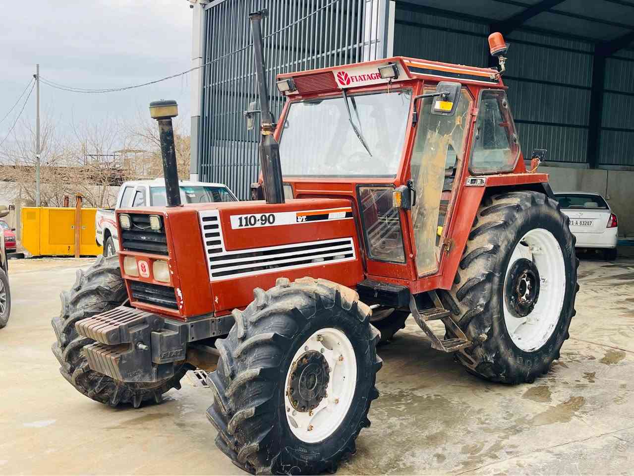 ***********
***********
فيات1989  حجم 110علوجه  كيشه ي مه ده ني و دزياري به شه رت 6پستونه  گيرومكينه ي به شه رت ميكنه كه مالي كه سابه ته زور بي عه يبه زور جايزه مالي ئيشه هه موو گياني به شه رت بو زا نياري زياتر په يوه ندي بكه به م ژماره ته له فونه كويسينجاك, أربيل
