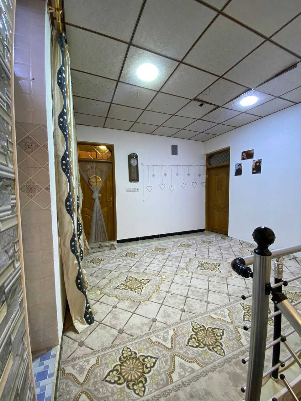 بيت للبيع المساحه ١٠٠ م مربع في حي النداء منطقة ال٥٤ قرب شارع ٣٠ مكان كلش قريب على المنتزه مطلوب لمصرف الرافدين ٤٥ مليون للاستفسار *********** مكتب الميالي للوساطة العقارية
