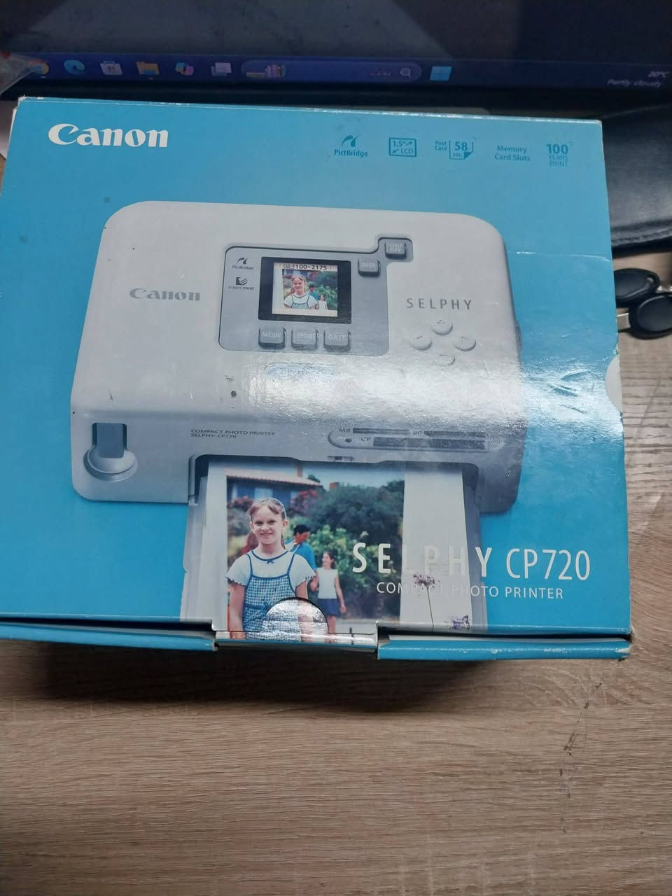 طابعه مال صور جديده ما مستخدمه ملحقات كله كاملة مكبوسه ما مفتوحه 
السعر ٥٠ الف قفل قفل 
ملحقاتها كامله
حبر 
اوراق بند 3 ومن ضمنهم لاصق
اقراص 2 واحد تعريف وثاني برنماج تعديل صور 
وبعد هواي اشياء


**إذا كنت صاحب هذا الإعلان وتريد حذفه لأي سبب، رجاءا أرسل رسالة إلى الدعم الفني**