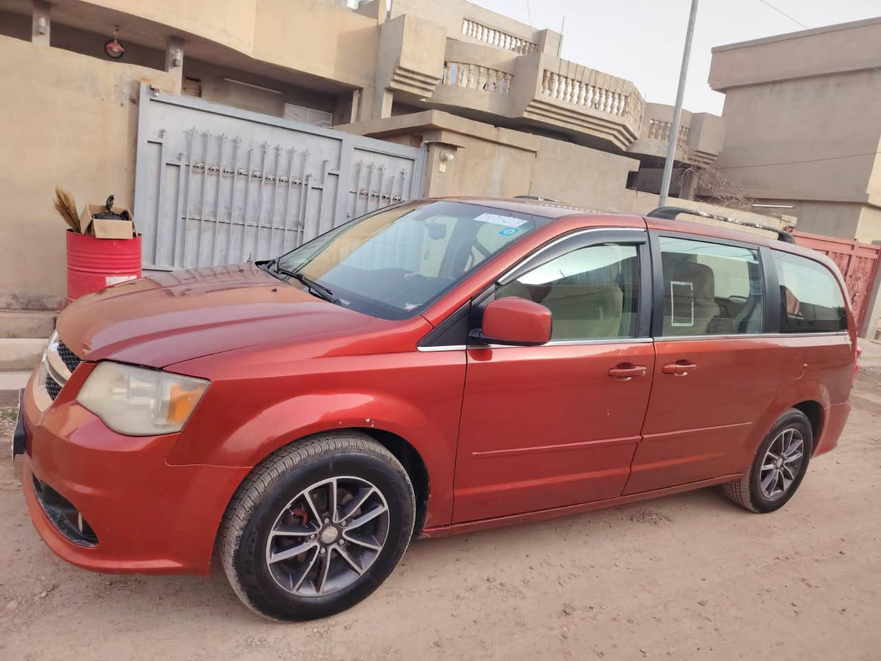 دوج كرفان موديل 2012 جاهزه ع أخر حبايه رقم بغداد دولي جديد هزه جديدة شرط التحويل 7 راكب ثلاث قطع تبريد كير محرك تدفئة تبريد صدر كله شرط بيها مكانات صبغ أبيع احزام قماره وتكم قطره صبغ مابيهن فقط قبق الصندوك بي معجون حك شبر للامانه السعر 125 وبيها مجال قليل مراوس يرهم حسب القناعة سيارة عائلية خطوط طلاب سيارة فول مواصفات باب سلايت كهربائي
للاتصال ***********
