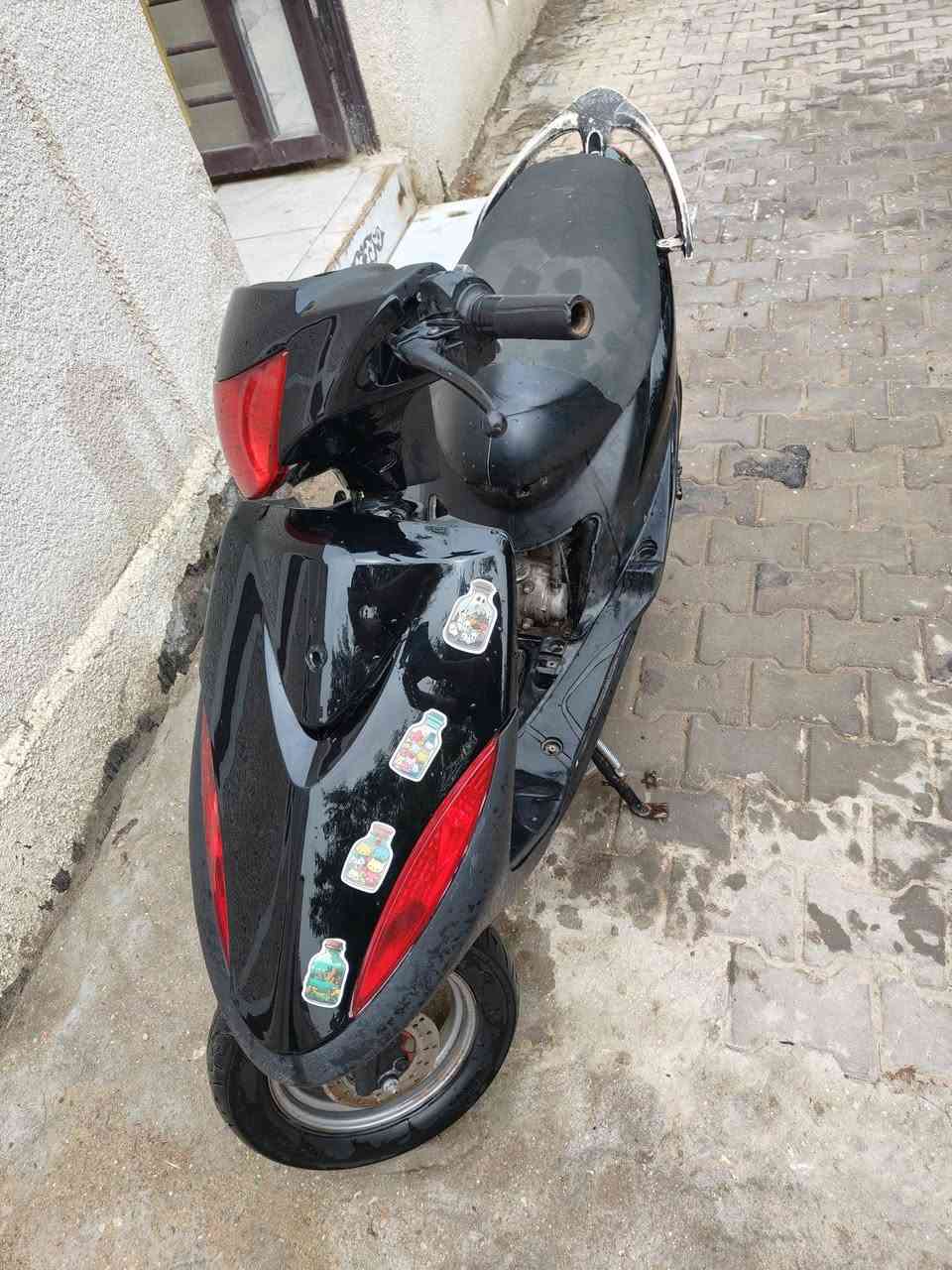 سلام عليكم دراجه ماكس عدله الدراجه مزوده بوشه55وكلجات دبيلو اف معرفوات بل سوك دراجه55شرط تشلع التبليط وياه دراجه نكره هندر اكفلك شاصي +مكينته اذا تسمع بيه قطرت صوت ترجعه الي بيه صلنصه اف ام 
دبلاته شخلات كلهن كابريتر جديده يعني دراجه تخبل بس كهربائيات ماتشتغل +مروس بسكنس ياباني فحل أو نثيه بنضافت  الدراجه مكاني كربلاء كنطرت السلام+متوفر 24مازنجر


**إذا كنت صاحب هذا الإعلان وتريد حذفه لأي سبب، رجاءا أرسل رسالة إلى الدعم الفني**