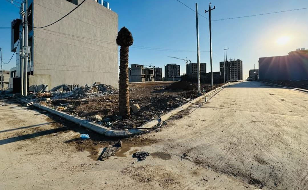 ارض للبيع مجمع ديوان السكني 

مساحة الارض 200 متر ركن على شارعيين 12.5*16

موقع مميز جدآ

اتجاه شروق تام 🌅 

للاستفسار اكثر مراجعة مكتب العمران سايدين حي السكر او الاتصال على الارقام 
***********
***********
