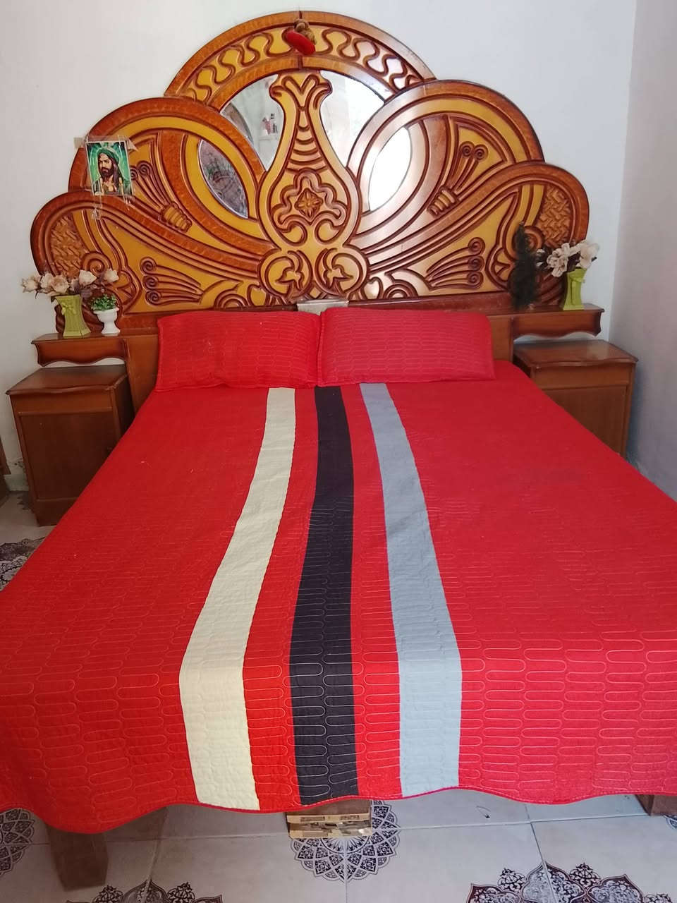 السلام عليكم غرفه للبيع السعر ٣٠٠وبيها مجال للاستفسار الاتصال على الرقم ***********
