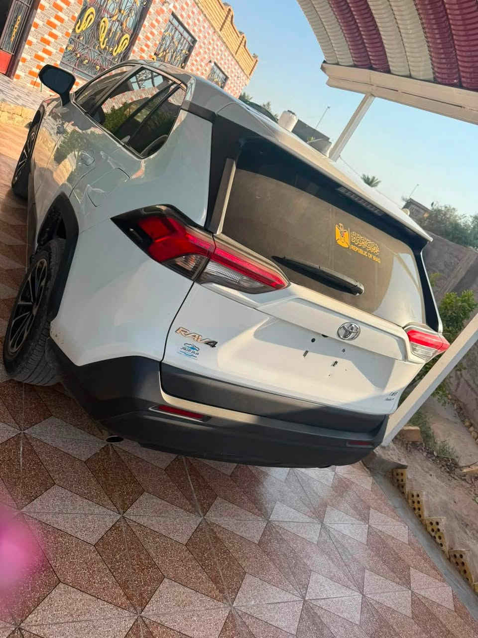 راف فور 2023 LE  بانزين فقط
مواصفاتها 
رقم بغداد انكليزي سنويه وهزه رقم كله جديد 
محرك 2.5 بانزين 
كير اوتو ٣ وضعيات 
نقطه عمياء رادار جانبي 
تحديد مسار شاشه كامره فور ويل 
سايد بريك لمس 

ماشية 59 الف ميل  قابل الزياده

السياره حادثها مرفق بلصور سطحي بدون اي دواخل وشواصي كفاله 

مكان السياره بابل الحله 

السعر 178قابل للتفاوض 

للتواصل اتصال او مراسله واتساب على الرقم ***********
