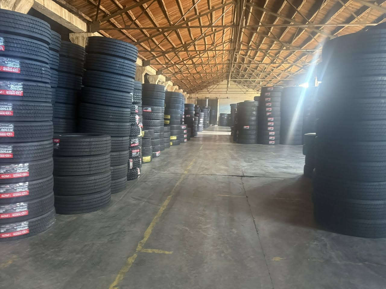 Take the client on a tour of the tire warehouse.


**إذا كنت صاحب هذا الإعلان وتريد حذفه لأي سبب، رجاءا أرسل رسالة إلى الدعم الفني**