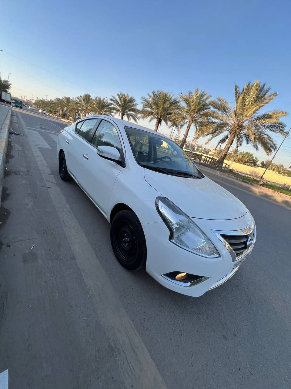 سلام عليكم نيسان سني مديل 2024 سيارة مكفولة بس بارد موظح بل سونار سيارة جاهزة من كلشي مدوشمة كلهة وماشيه ٦٨ لف وبسمي واي ستفسار هاتف *********** 
سعر ١١٨ وبيهة مجال
