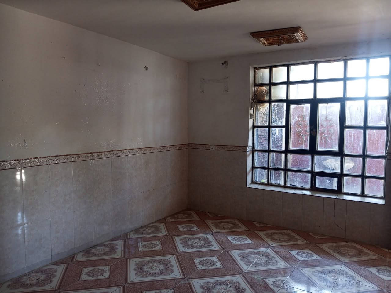 سلام عليكم ورحمه الله وبركاته
دار معروض للبيع في التأميم ٨شباط قرب متوسطة الشموخ ومول الخزرجي 
الدار بناء قديم لكن نظيف جدا 
يتكون من 
هول 
مطبخ 
غرفه 
ديوانيه 
طابق ثاني غرفه نضام سويت لكن غير مسقفه 
صحيات خارجيه  وحمام داخلي 
الارضيه كاشي   البيت جدآ نضيف مساحة الدار بسند (١٥٠)  الدار طابو ملك صرف 
موقع الدار يقع على شارع ١٠ على بارك 
موقع جدا ممتاز 

☝️☝️☝️☝️☝️☝️☝️☝️☝️
  للاستفسار اكثر التواصل على الرقم التالي ***********
يتوفر واتس اب ☝️☝️☝️☝️☝️☝️☝️☝️☝️☝️☝️☝️☝️☝️☝️☝️☝️☝️نسئل الله تعالى التوفيق لنا ولكم جميعاً
