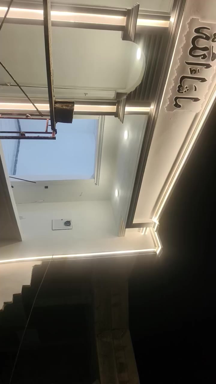 سلام عليكم. نشتغل كافه الديكورات الداخلي و الخارجي بالقسط. و مقدمه حسب مساحه البيت. متر المغربي الفلات 16دولار ويا الكهربائيات يعني لينر و گلوبات فقط. متر الفلات و البوكس 20دولار ويا الكهربائيات. متر الديكور يبدي من 22دولار لحد 40دولار ويا الكهربائيات. فلين خارجي متر طول ويا صبغ الواجه با 16دولار ويا كهربائيات بس لد. صبغ حسب البيت و نوعيه الصبغ. سقف ثانوي المتر با 10الف كل غرفه 4كلوبات.
***********
***********
