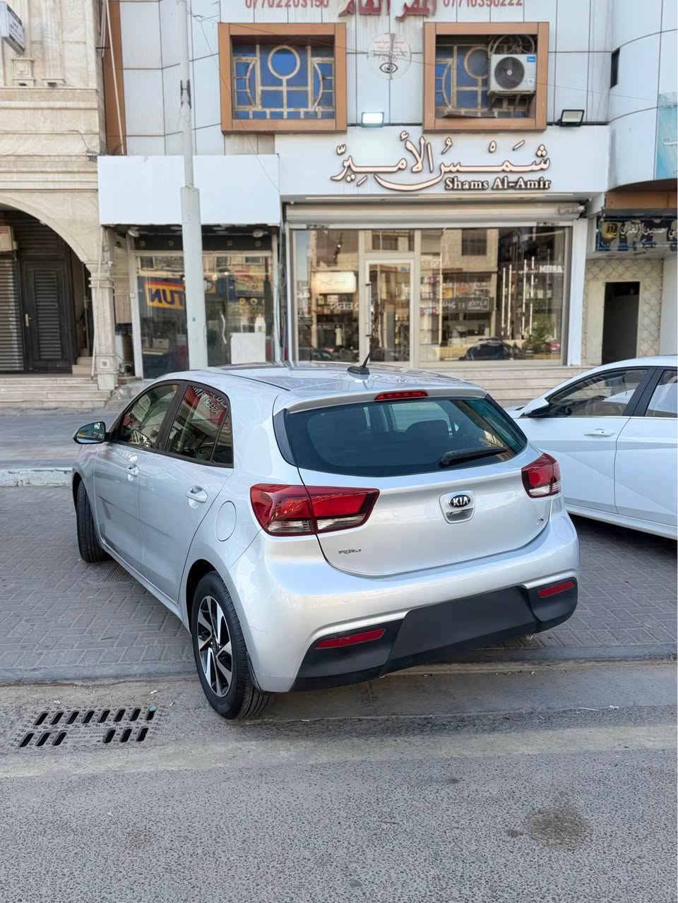 سلام عليكم كيا ريو ٢٠٢٠ سياره وارد أمريكي حادثهه مدكر وبونيد ماشيه ٧٠ سياره جاهزه من كلشي السياره للبيع  وللمراوس اني مكلف بلنشر 
مكينه 1600
السعر ١٠٠
ورقم الهاتف *********** البصرة, العراق
