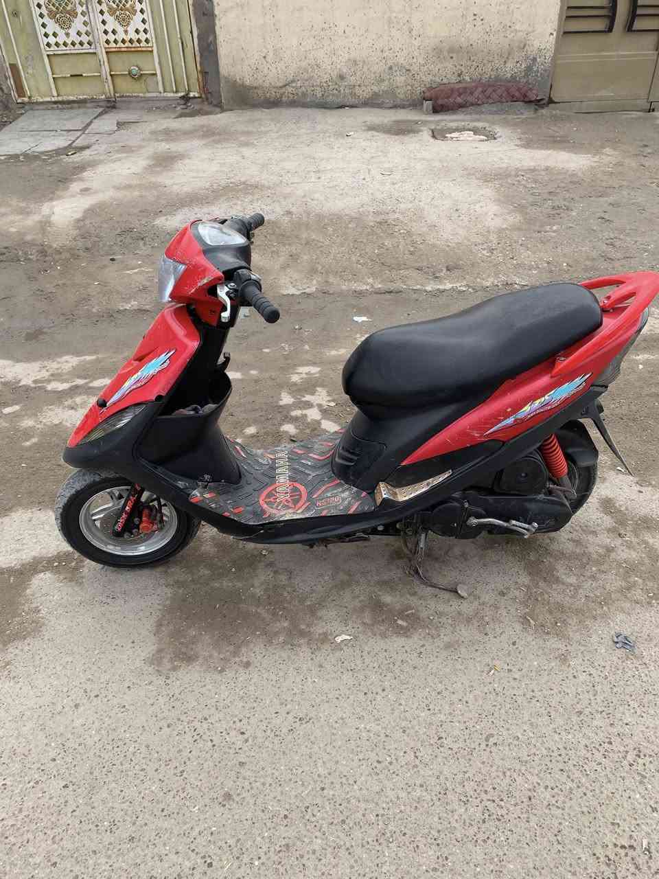 سلام عليكم دراجه ماكس للبيع دراجه حلوه وخير من الله وياله نجمه وصالنصه رياضي تايرات جدد بيع مستعجل سعر600  بيها مجال *********** العنوان بغداد الرائسه شارع20
