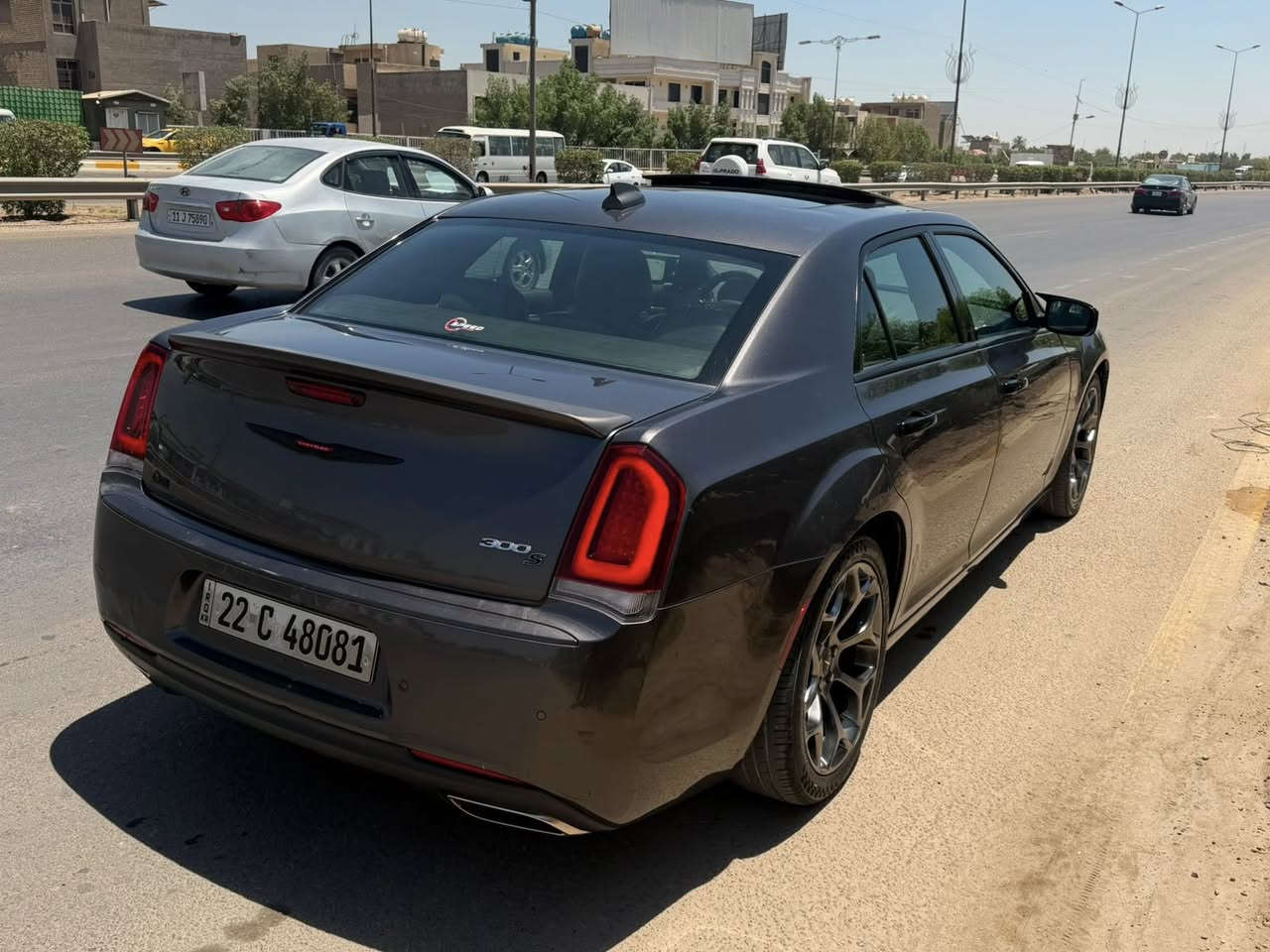 اوباما s 2015
رقم اربيل باسمي
فول موصفات
بانوراما 
كشنات جلد كهرباء اس
بجم عريض 
منضومة زنون
ويل 20
صدر امامي خلفي جديد
عليها صيانةة كاملة
مبيها اي نقص
حادث 3 قطع امامي
صبغ وتعديل بسيط شاصي
بدون قص او لحيم 
صورت الحادث بلمنشور
تصليح و تطبيك شغل مرتب كلش
شبر دعامية خلفية صبغ
ماشية 107 الف 
السيارة نضيفة ومرتبة وكاعدة
ومبيها اي عيب بانزين كلة محسن
نشطة كلش شلعتها صاروخ
داخلها نضيف
السعر 19 الف بي مجال بسيط
مكان بغداد الدورة
هاتف ***********
وذا  مراوس مع امريكي عادي
جارجر جيب
