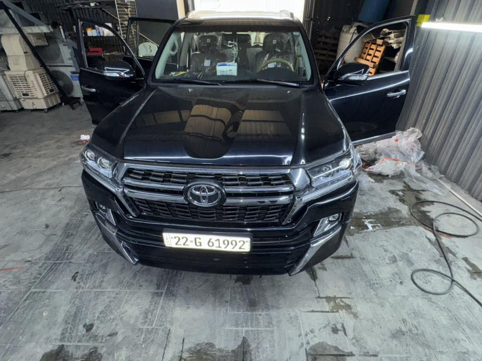 للبيع لاندكروز 2021 مكفول من كلشي كير ومكينه بلادي برغي ممفتوح فتحة سقف راداد حساسات امامي خلفي جانبي بلوجكتر زنون عالي زنون صندوق كهرباء 5 بصمات تحكمات ستيرن شاشة دشبول وسطيه عرض الأعطال شاشه بالوسط كبيره GPS مخرج USP نقطة كهرباء بالصندوق 100W 
ثلاجه وسطيه تبريد 3 قطع مري كهرباء مع قفل وفتح السياره مراية المري قلاب ويه البگ اشاير بالمري اشاير اماميه حاجب كشافات ضباب وضعيات قياده محرك 6سلندر 4000 تنفس طبيعي للأستفسار ***********
