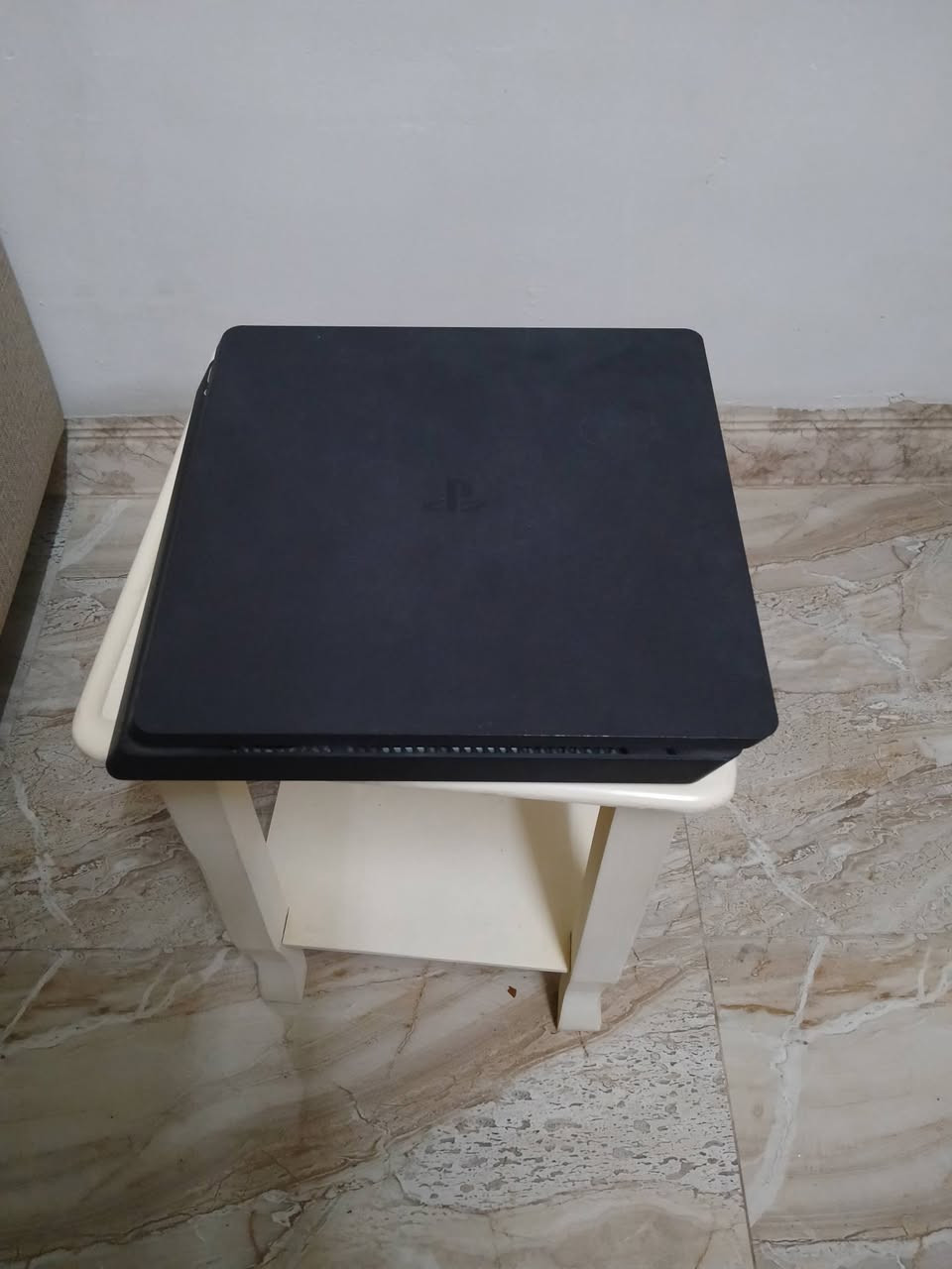 🚨 باشترین و خاوێنترین پاکێجی PS4 Slim (کراوە کەم بەکارهێندراو) بۆ فرۆشتن 🚨
سڵاو هاوڕێیان.. ئامێرێکی PS4 Slim 500GB ی زۆر خاوێنم هەیە بۆ فرۆشتن (کراوە کەم بەکارهێندراو)، . ئامێرەکە ماڵی دۆستە وتایبەتمەندییەکانی ئەمانەن:

💿 هاردەکەی تازە گۆڕدراوە: تازەترین و خێراترین هاردی بۆ بەستراوە، فڕفڕەی دەوێت و هیچ جۆرە کێشەیەکی سستبوون یان گەرمبوونی نییە.

🎮 دوو دەسکی لەگەڵە: دەسکێکی ئەسڵی کۆمپانیا + دەسکێکی تری بازاڕی زۆر توندوتۆڵ بۆ کایەی دوو نەفەری.

🔥 ئەم یاریانەشی لەگەڵایە:

Red Dead Redemption 2

GTA V

Minecraft

Call of Duty

🔄 بۆ کڕیاری زیرەک: ئەگەر دەتەوێت، دەتوانیت ئەم پاکێجە گۆڕینەوەی پێ بکەیت (تەبدیل لەگەڵ Xbox Series S).

💰 نرخی فرۆشتن بە  220,000 دینار. (بڕوا بکە پارەی تەنها یارییەکان و هاردە نوێیەکەی و دەسکی دووەمی لێبکەیتەوە، پلەکەت بە بەلاش بۆ دەمێنێتەوە). معامەلەش هەیە

📍 شوێن: کەرکوک

📥 بۆ کڕین یان ڕێککەوتن، نامە بنێرە..


**إذا كنت صاحب هذا الإعلان وتريد حذفه لأي سبب، رجاءا أرسل رسالة إلى الدعم الفني**